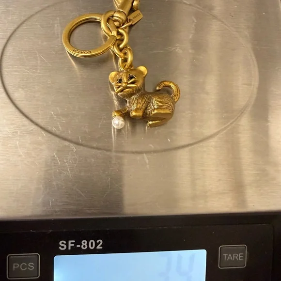 Coach Creatures Kitten Cat Charm with Pearl Keychain - Picture 7 of 8